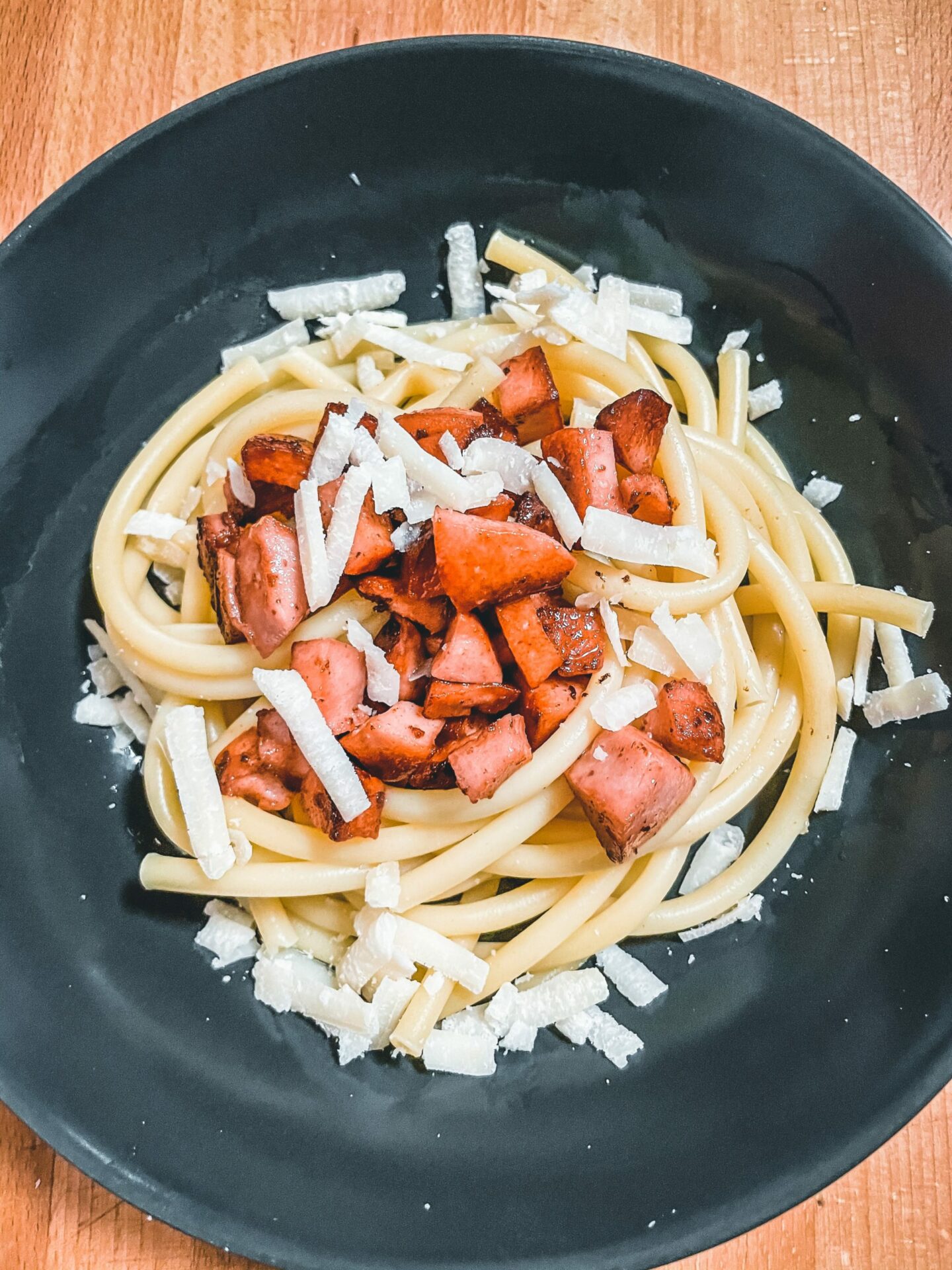 Maccaroni Nudeln mit Fleischwurst und Parmesan Rezept