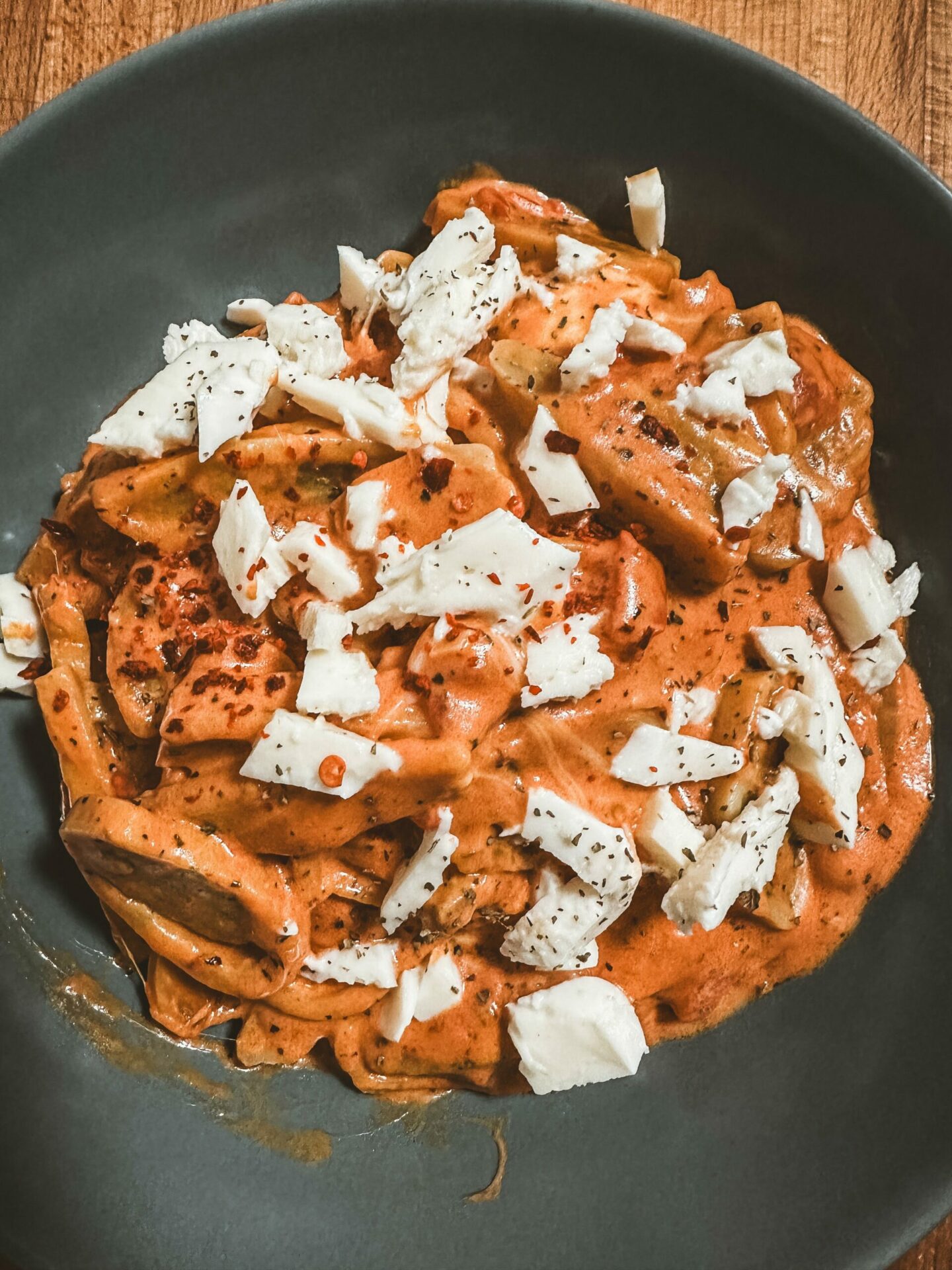 Maultaschen mit Tomaten Rahm Sauce