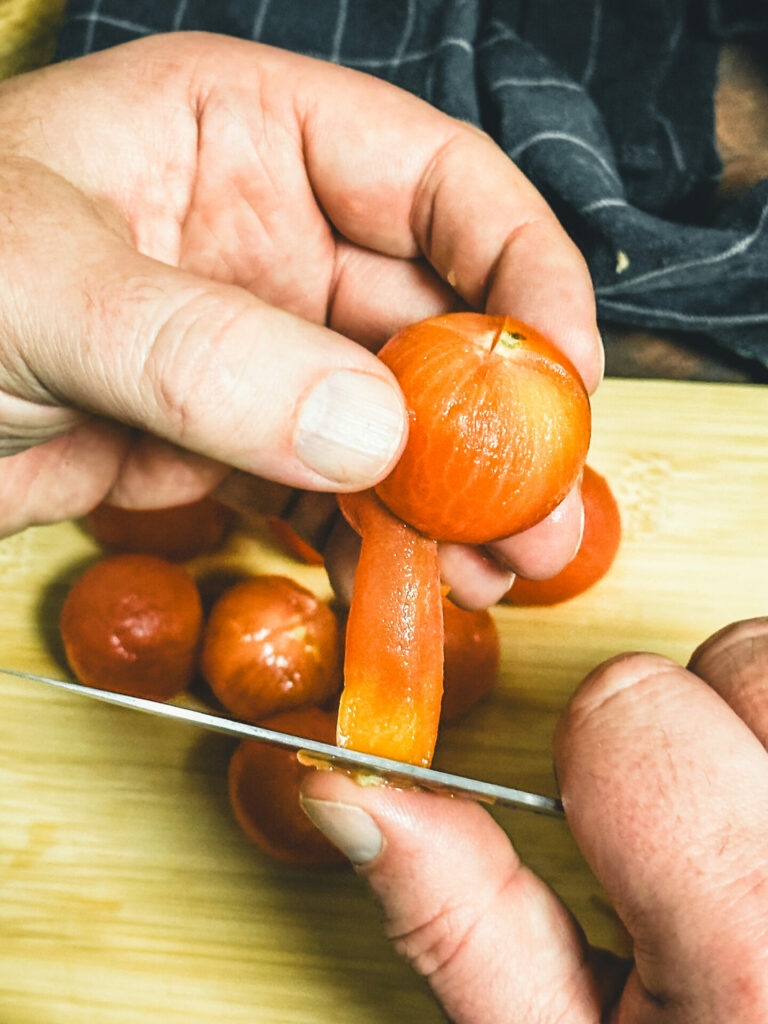 Haut der tomaten abziehen